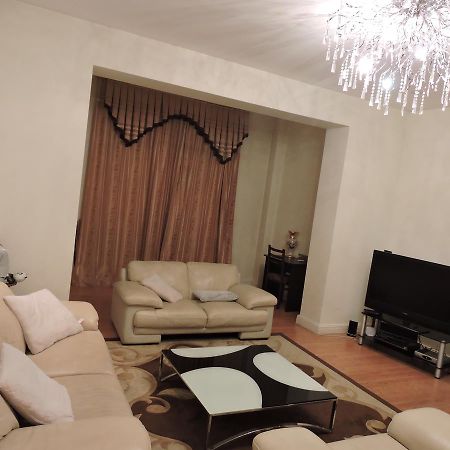 1 Shota Rustaveli Avenue Appartement Tbilisi Buitenkant foto