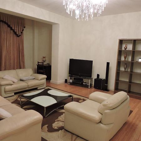 1 Shota Rustaveli Avenue Appartement Tbilisi Buitenkant foto