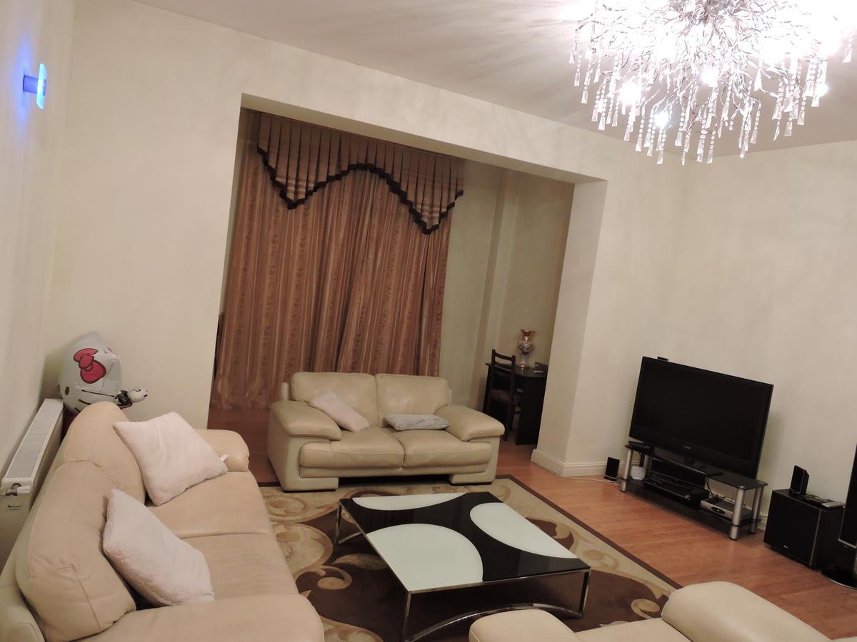 1 Shota Rustaveli Avenue Appartement Tbilisi Buitenkant foto
