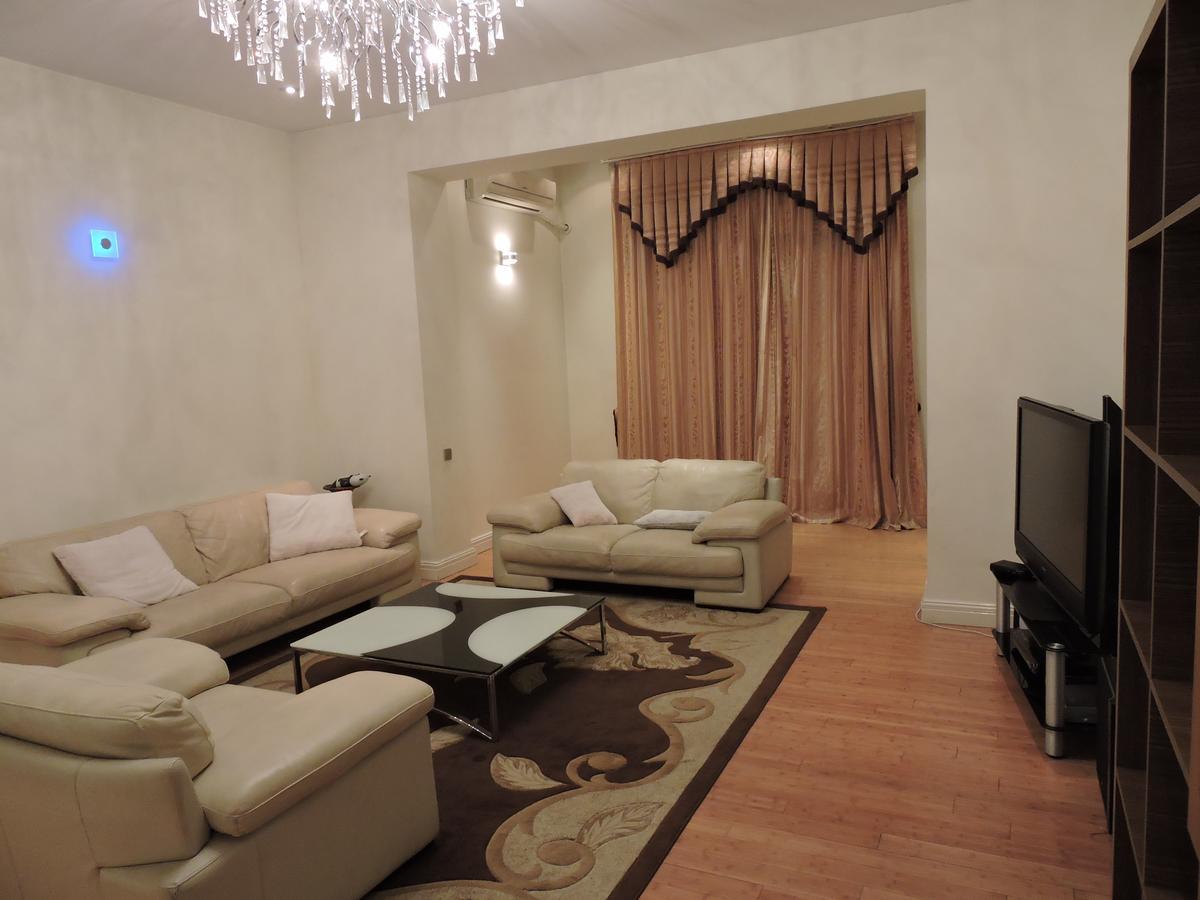 1 Shota Rustaveli Avenue Appartement Tbilisi Buitenkant foto
