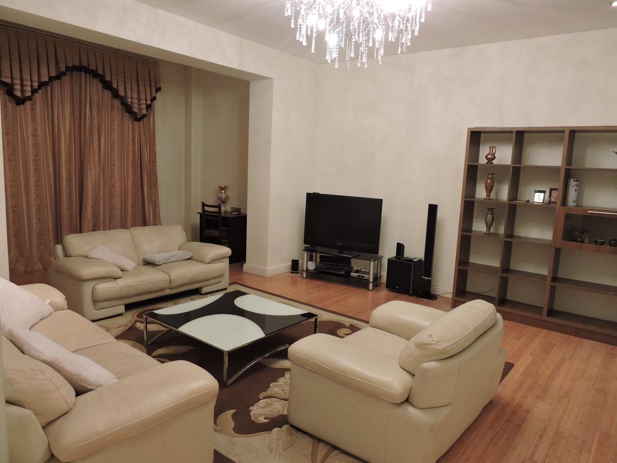 1 Shota Rustaveli Avenue Appartement Tbilisi Buitenkant foto